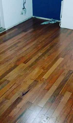 Aplicação de piso laminado Aplicação de piso laminado