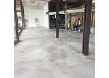 Manutenção de piso de cimento queimado