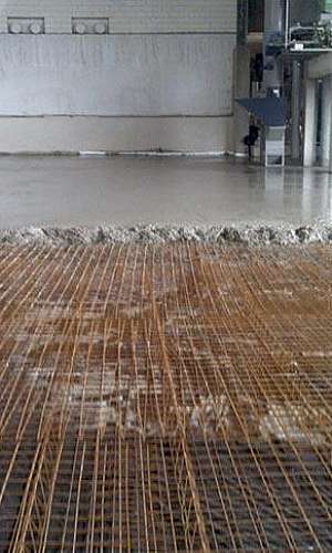 Execução de piso de concreto armado Execução de piso de concreto armado