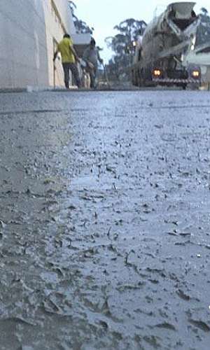 Execução de piso industrial de alta resistência Execução de piso industrial de alta resistência