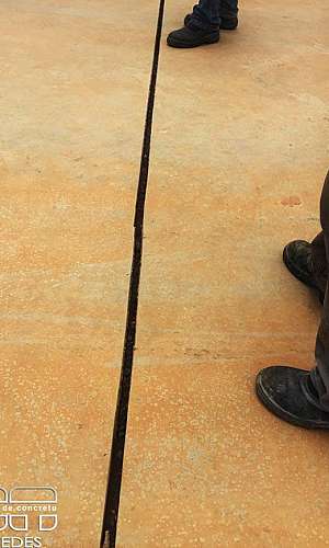 Junta de dilatação piso concreto Junta de dilatação piso concreto
