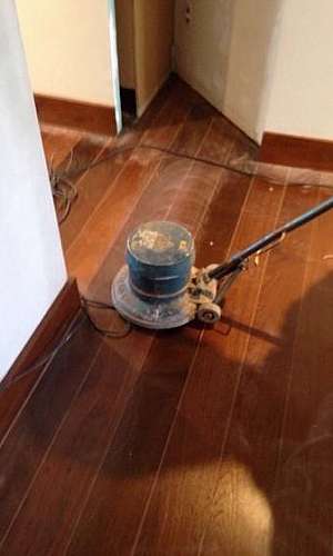 Raspagem de pisos de madeira Raspagem de pisos de madeira